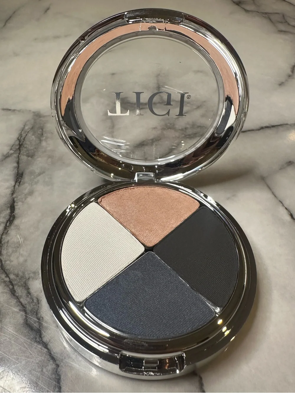 TIGI Cosmetics High Density Quad Eyeshadow in the shade 